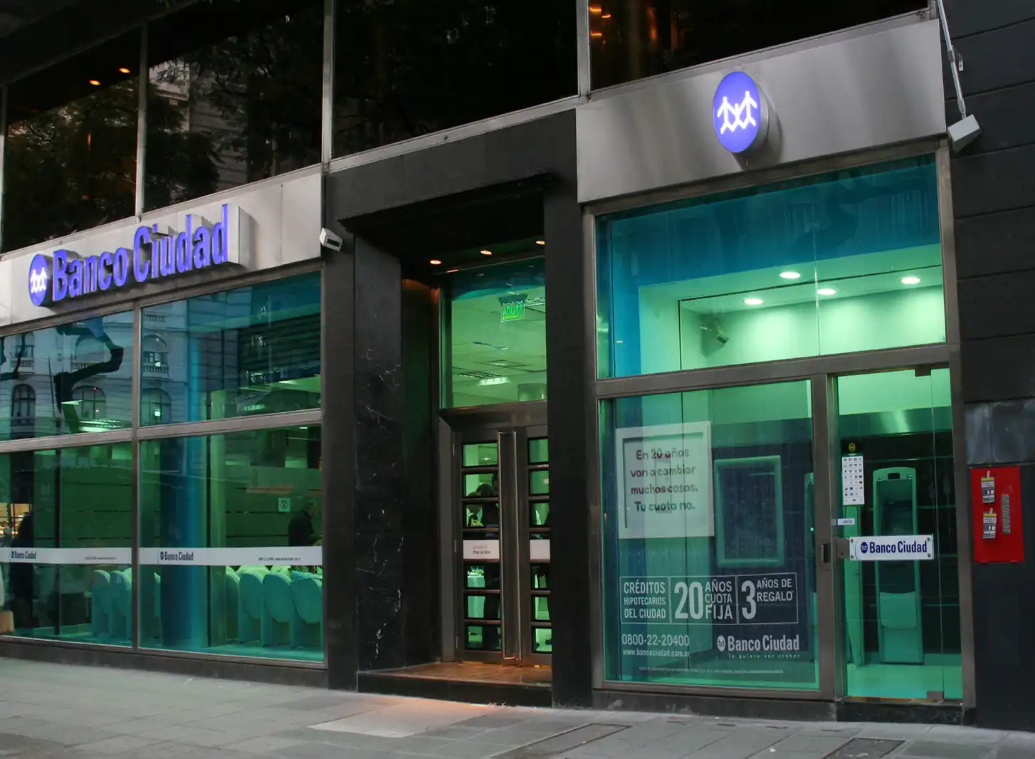 la remodelada Sucursal Plaza de Mayo