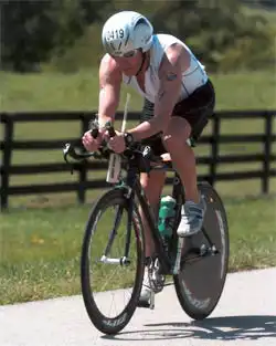 Juan Craveri pedaleando para el prójimo