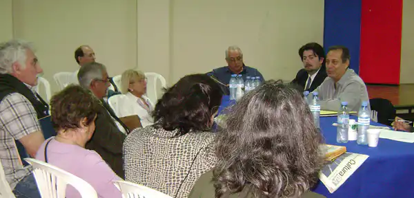 los vecinos convocados a la creación del emblema de Villa Riachuelo