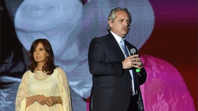 Alberto Fernandez y Cristina Kirchner Plaza de Mayo