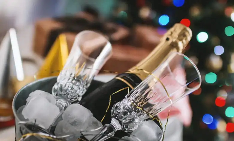 photo 1514242879996 d7b3bb2dd531